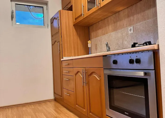 Prenociste Stanica Bosanska Krupa